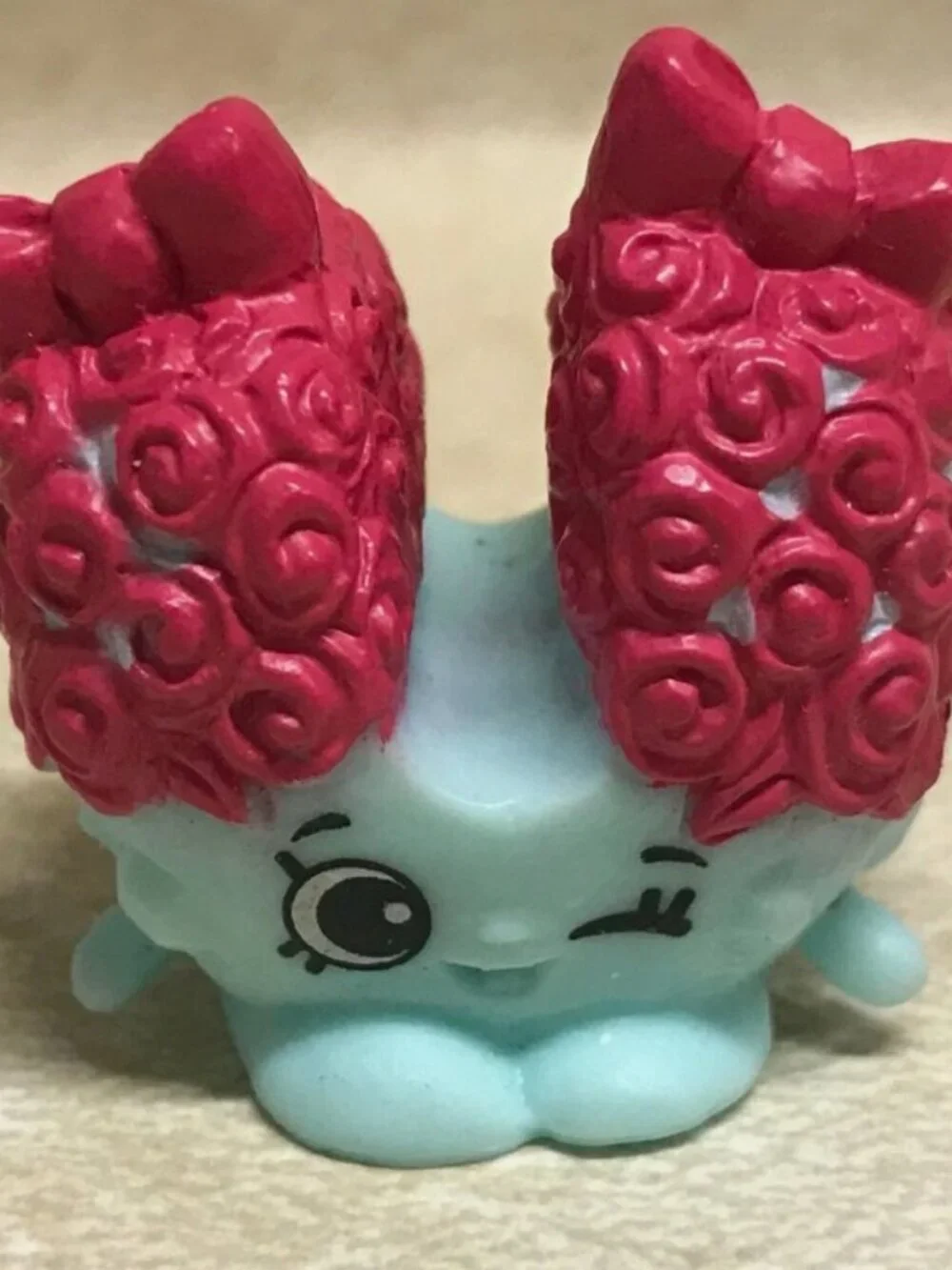 EXCLUSIVE Season 7- Wedding Party Lucky Lucy Horseshoe Shopkins